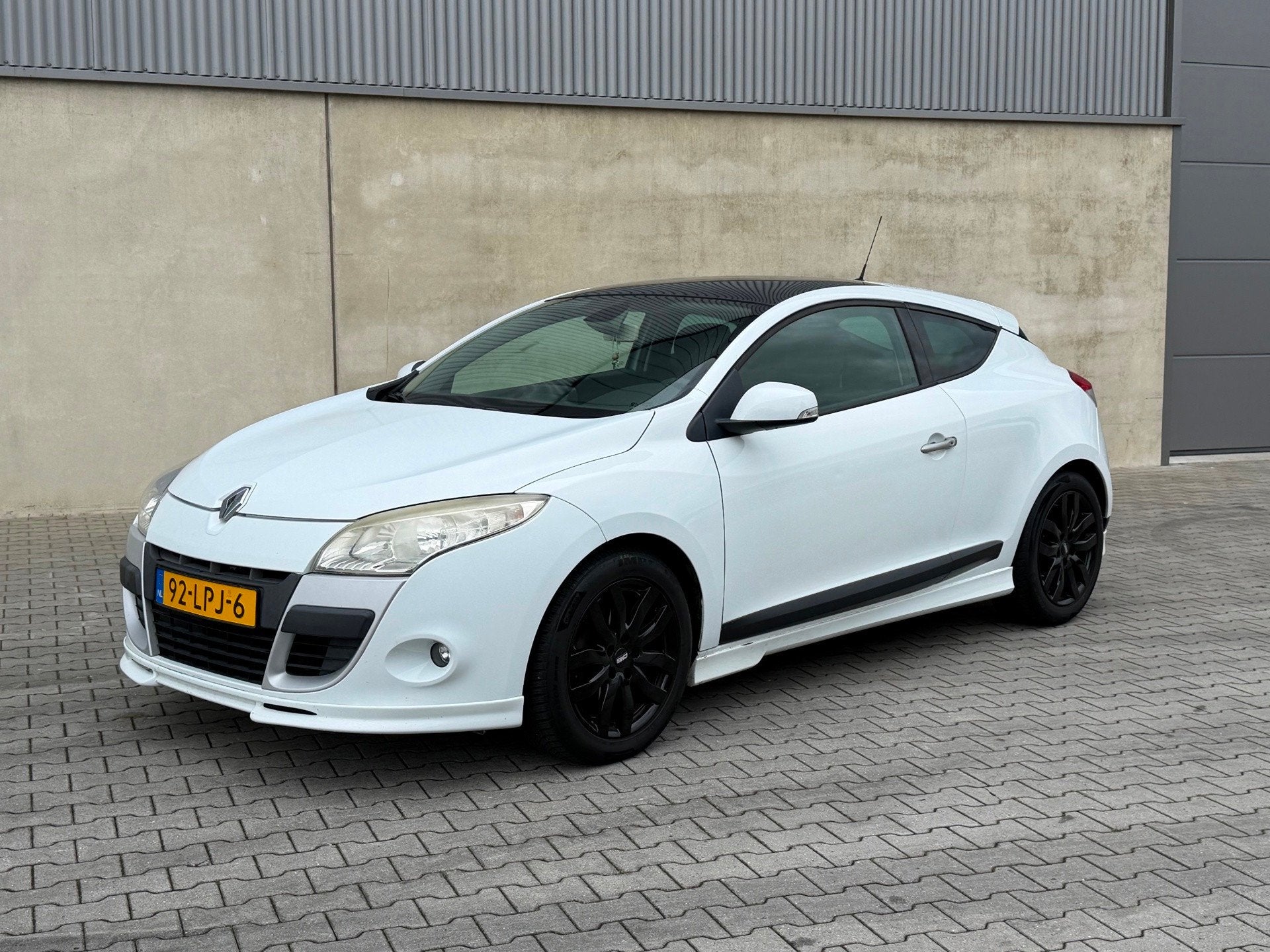 Renault Mégane Coupé 1.6 Dynamique NAP+PANORAMADAK+NAVIGAT, Auto's, Renault, Voorwielaandrijving, Stof, Gebruikt, 4 cilinders
