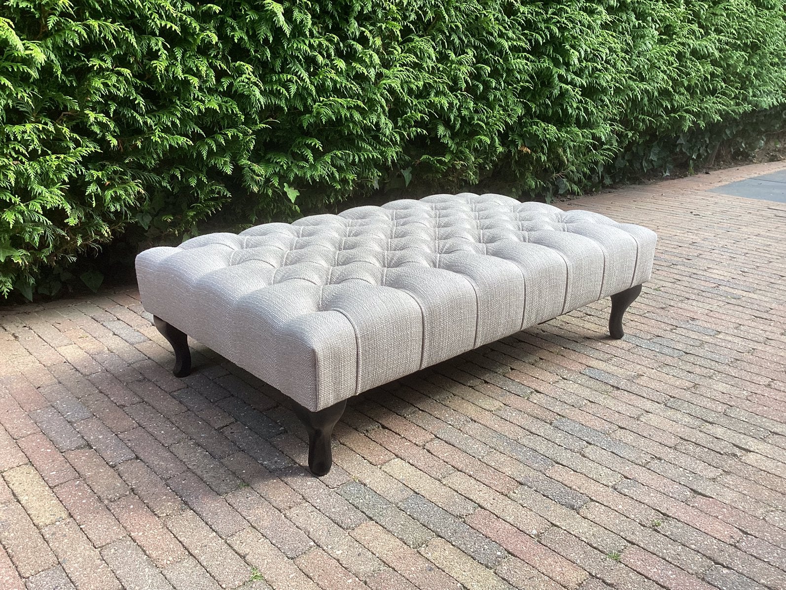 Z.G.A.N. Hocker Voetenbank Poef Chesterfield look knopen., Ophalen, Vierkant, 75 tot 100 cm, Zo goed als nieuw