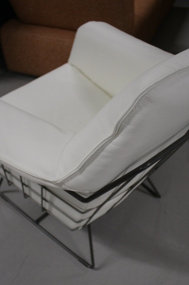 Fauteuil RAZ Jess Design metaal leer wit industrieel modern, Ophalen, 75 tot 100 cm, Zo goed als nieuw, 75 tot 100 cm