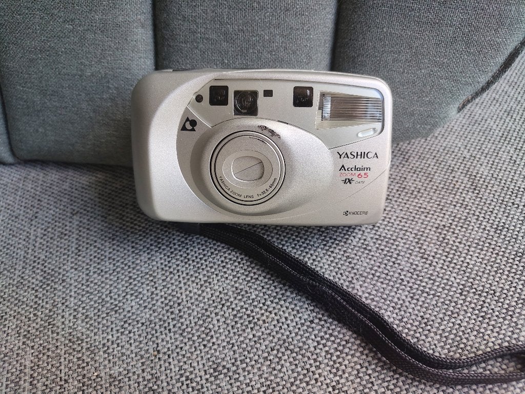 Yashica Acclaim Zoom 65 compact camera met hoesje, Ophalen of Verzenden, Gebruikt, Compact, Overige Merken