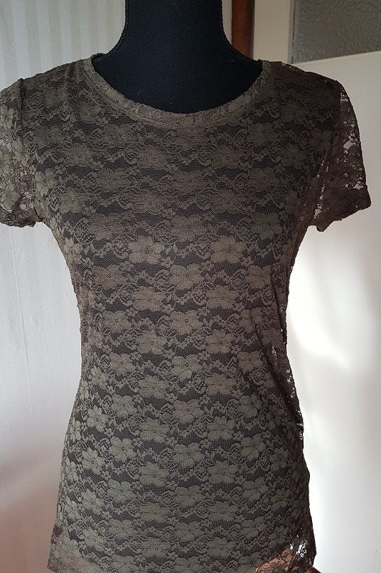 H&M Conscious kaki leger groen kanten top heel mooi. S 36 38, H&M, Verzenden, Korte mouw, Maat 36 (S)