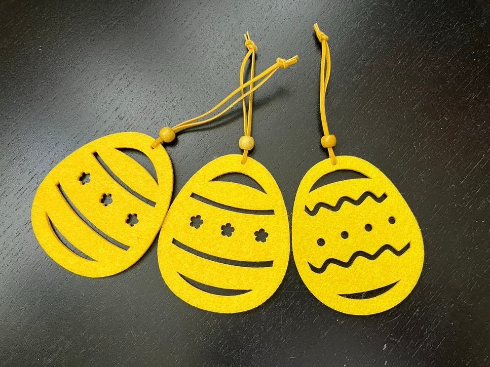 Nieuw/ gele vilten ei hangers/Pasen decoratie, Ophalen of Verzenden, Nieuw