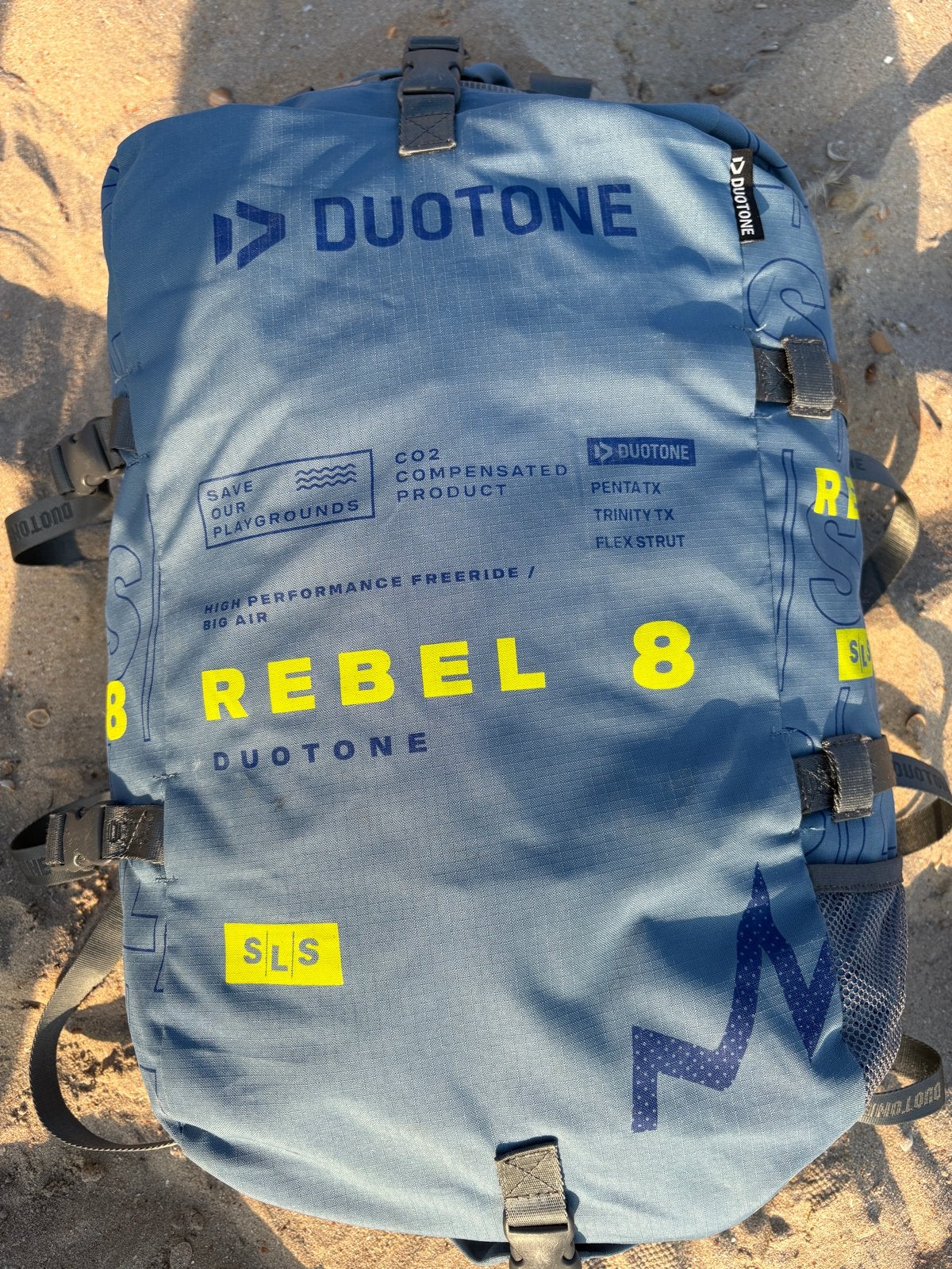 Duotone Rebel SLS 8m² Kite 2024, Watersport en Boten, Kitesurfen, 8 m², Geen board, Ophalen of Verzenden, Zo goed als nieuw
