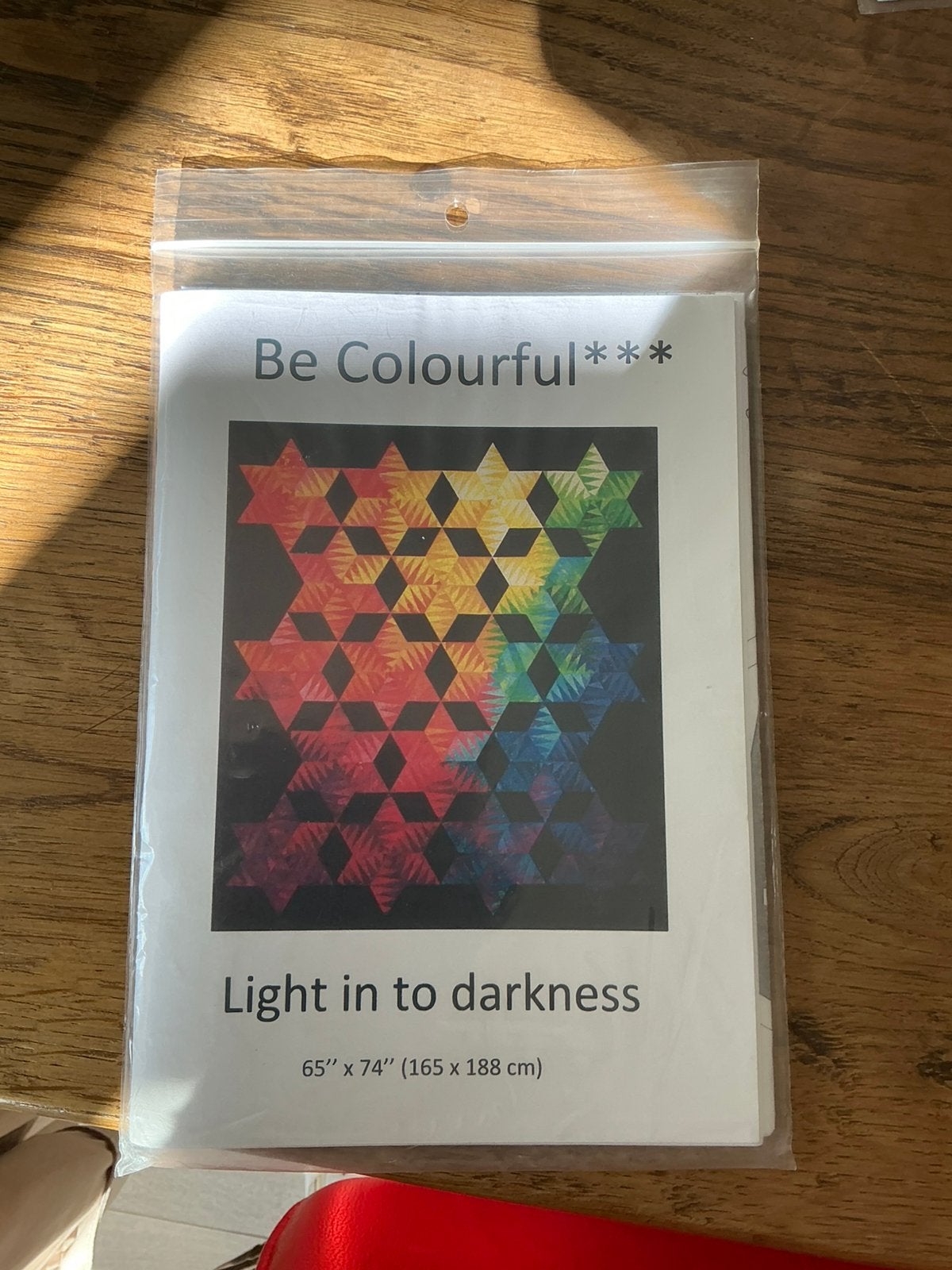 Light in the darkness. Van Jacqueline de Jong, Ophalen of Verzenden, Zo goed als nieuw