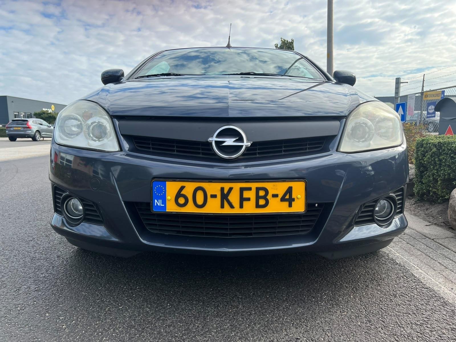 Opel Tigra TwinTop 1.8-16V Rhythm | Airco | Camera | Bluetoo, Gebruikt, 4 cilinders, Verwarmde buitenspiegels, 1796 cc