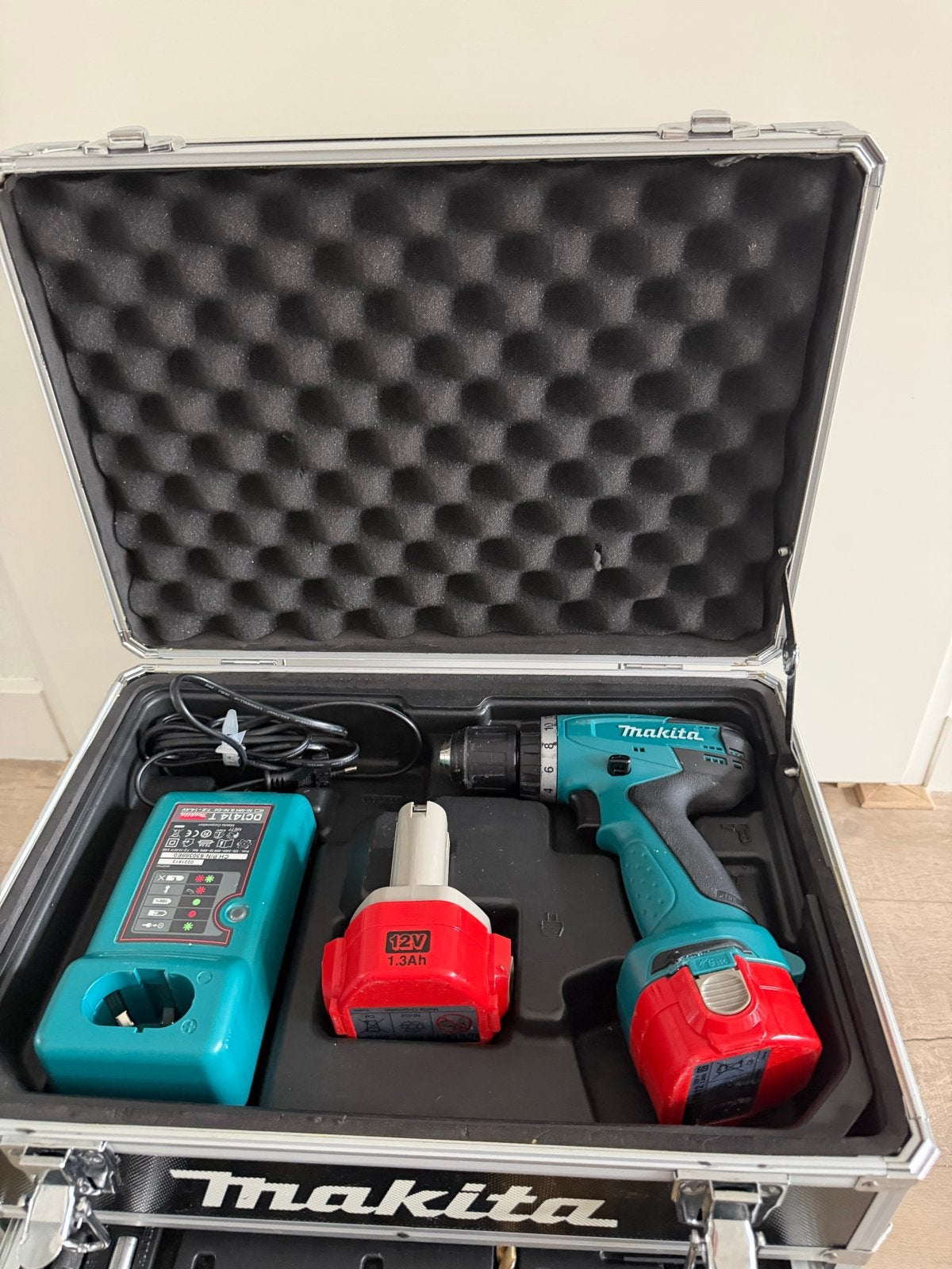 Foto 5 van Makita 6271D Accuboormachine + Complete Gereedschapsset