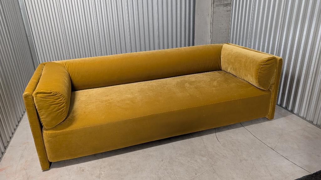 Super mooie strakke nieuwe bank in goud velours, Ophalen, Onbekend, 75 tot 100 cm, Rechte bank