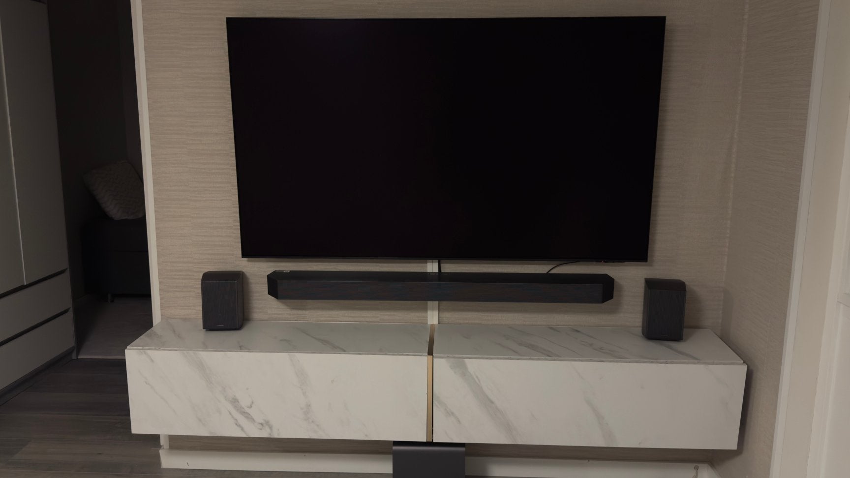 TV-wandmeubel BISIRA marmer-look 200cm breed, Ophalen, Overige materialen, Zo goed als nieuw, 200 cm of meer