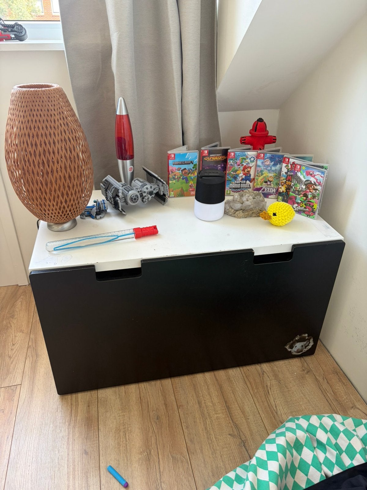 Stuva bureau met zwarte lade, Kinderen en Baby's, Kinderkamer | Tafels en Stoelen, Ophalen of Verzenden, Gebruikt, Tafel(s)