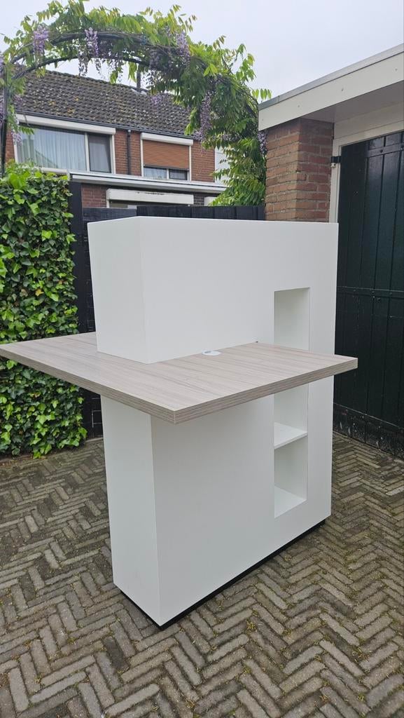 Beursbalie op maat + kist (EURO pallet) – direct inzetbaar –, Ophalen