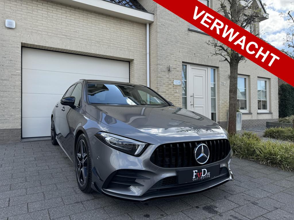 Mercedes-Benz A-Klasse 180 AMG Aut Nightpakket Widescreen Am, 136 pk, Gebruikt, 4 cilinders, Bedrijf