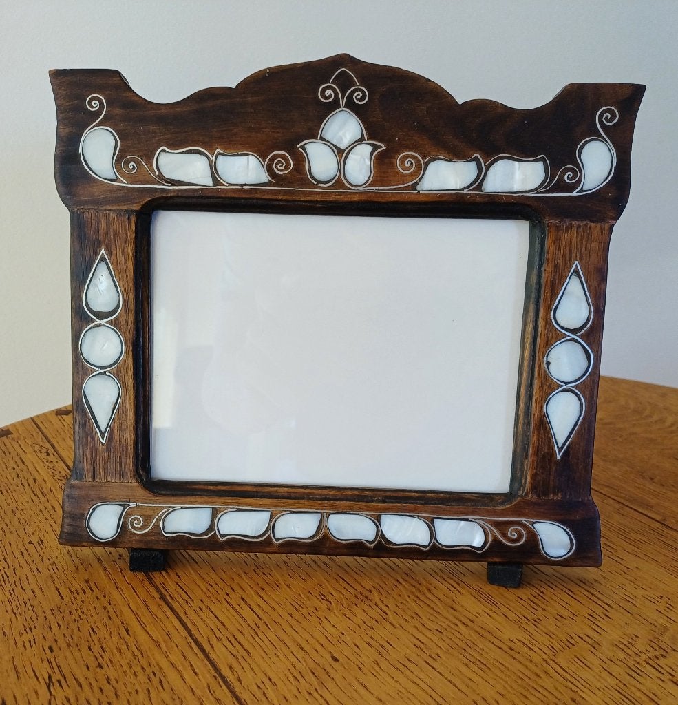 Uniek Vintage Houten foto lijstje, ingelegd met parelmoer, Bruin, Ophalen of Verzenden, Zo goed als nieuw, Fotolijst