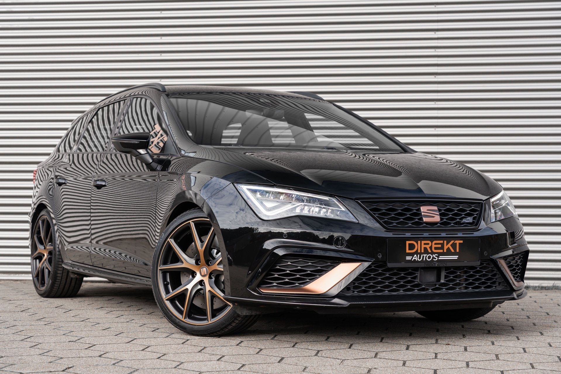 SEAT Leon ST 2.0 TSI 4DRIVE CUPRA R CARBON BREMBO BEATS, Auto's, Automaat, Gebruikt, Zwart, 4 cilinders
