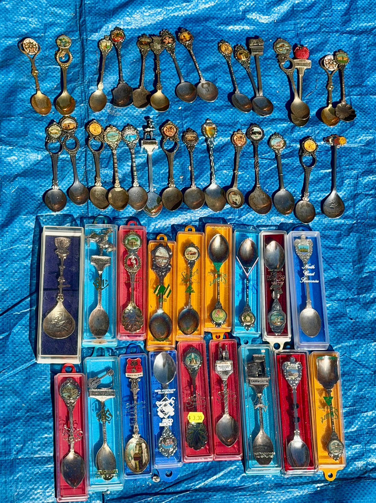 47 souvenirlepeltjes, Ophalen