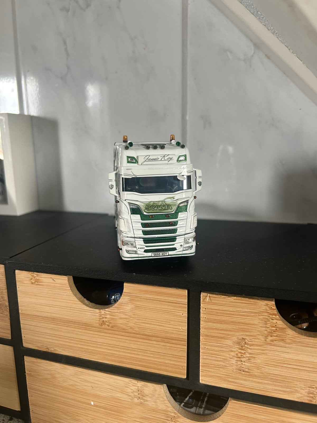 Vrachtwagen model 1:50, Ophalen of Verzenden, Zo goed als nieuw, 25 tot 50 cm, Rechthoekig