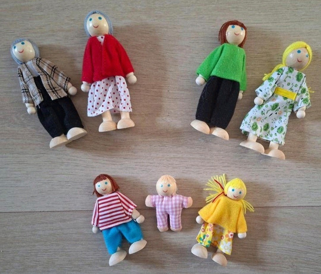 Houten poppenhuis poppen speelset- nieuw, Ophalen of Verzenden, Nieuw, Overige typen