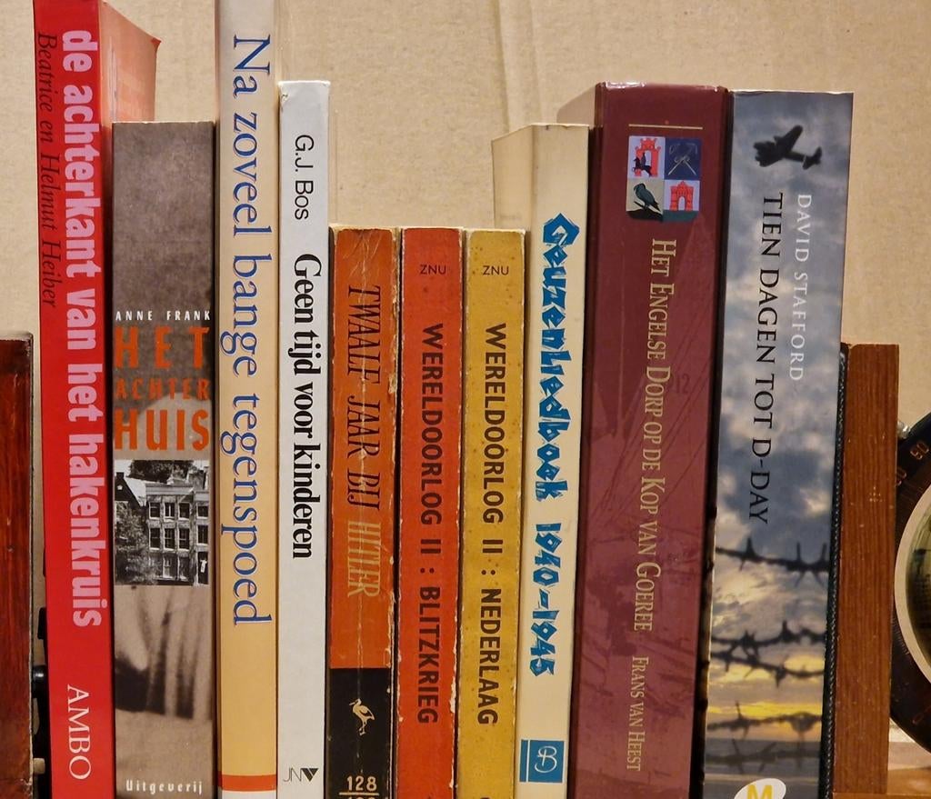 10 boeken Tweede Wereldoorlog, Ophalen of Verzenden, Tweede Wereldoorlog, Gelezen, Algemeen