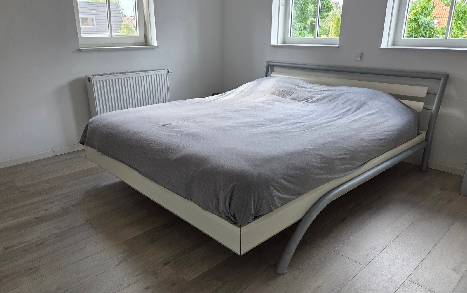 Tweepersoonsbed met lattenbodems (180x220cm), Huis en Inrichting, Slaapkamer | Bedden, Ophalen, Wit, Tweepersoons, 180 cm