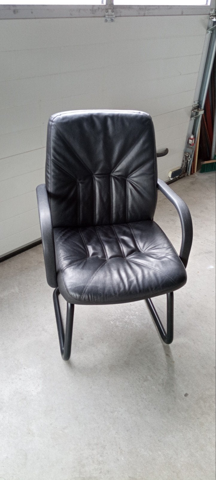 5 Zwarte leren vergaderstoelen- Comfortabel en stijlvol, Ophalen, Zwart, Vijf, Zes of meer stoelen, Leer
