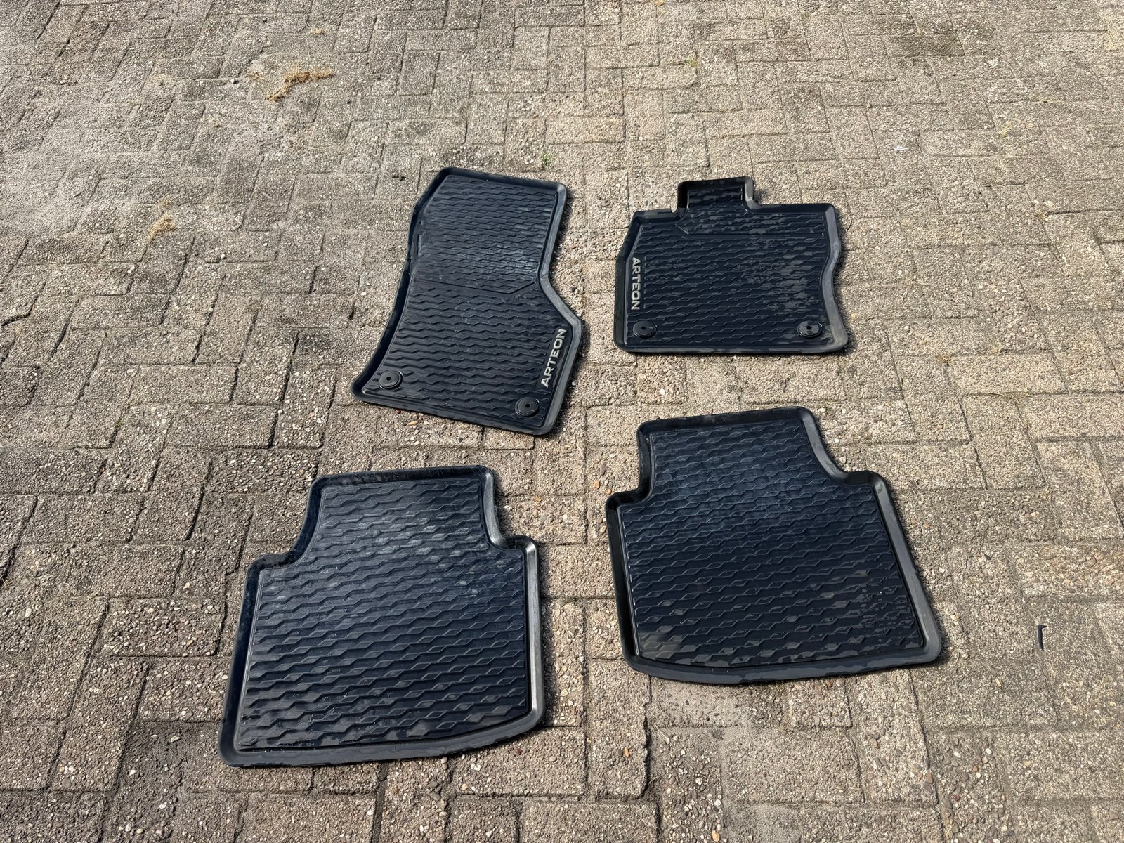 Volkswagen Tiguan rubberen matten en kofferbakmat, Ophalen of Verzenden, Gebruikt