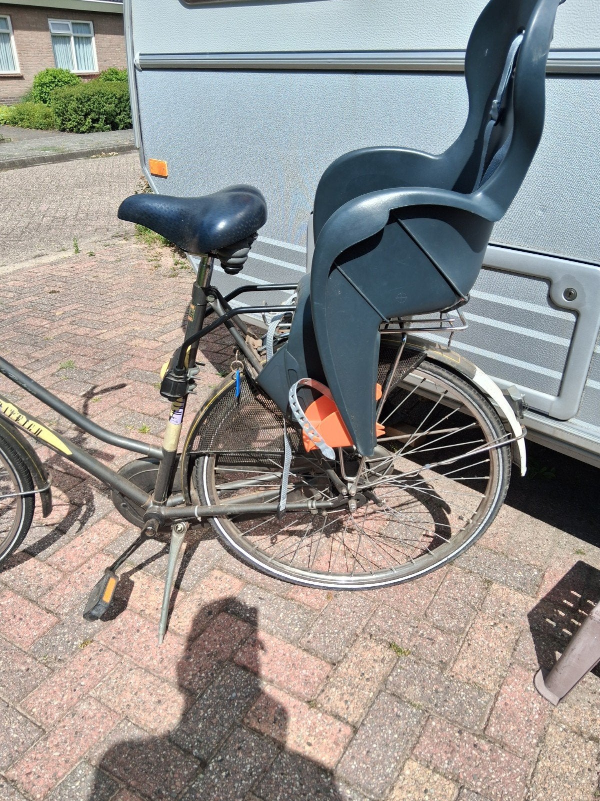 Kinðerstoeltje voor fiets, Fietsen en Brommers, Fietsaccessoires | Fietsstoeltjes, Ophalen, Zo goed als nieuw, Achterzitje, Voetsteuntjes
