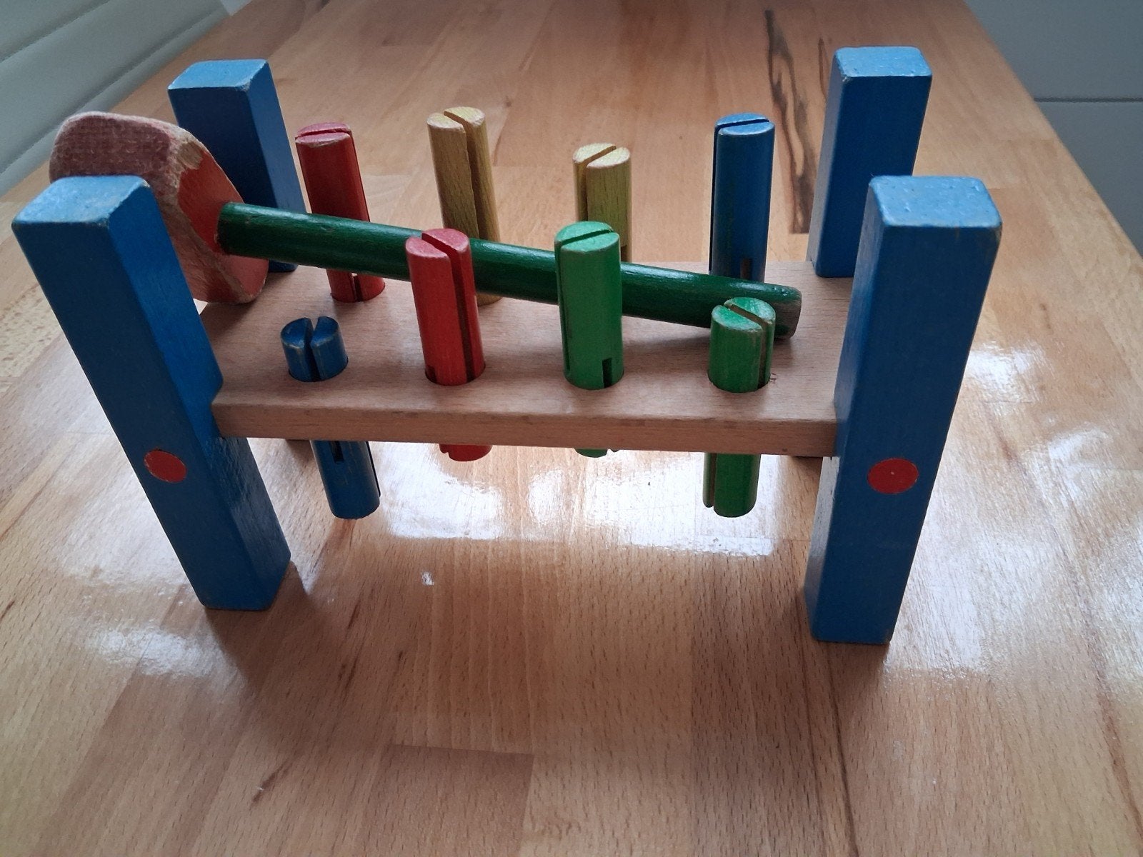 Hamertje tik, Ophalen