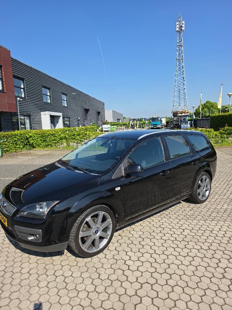 Ford Focus 1.8 92KW Wagon 2007 Zwart, Auto's, Ford, 4 cilinders, Zwart, Handgeschakeld, Grijs