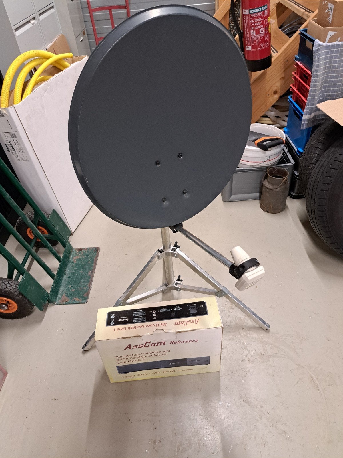 Schotelantenne voor op de Camping., Ophalen of Verzenden, Gebruikt, (Schotel)antenne, Overige merken