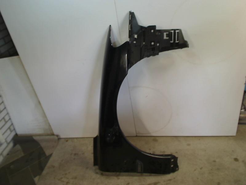 Spatbord Rechts Voor Volvo V70 (SW) (2001-01/2008-12), Auto-onderdelen, Gebruikt, Siegburger Straße 229, Köln 50679, , Duitsland