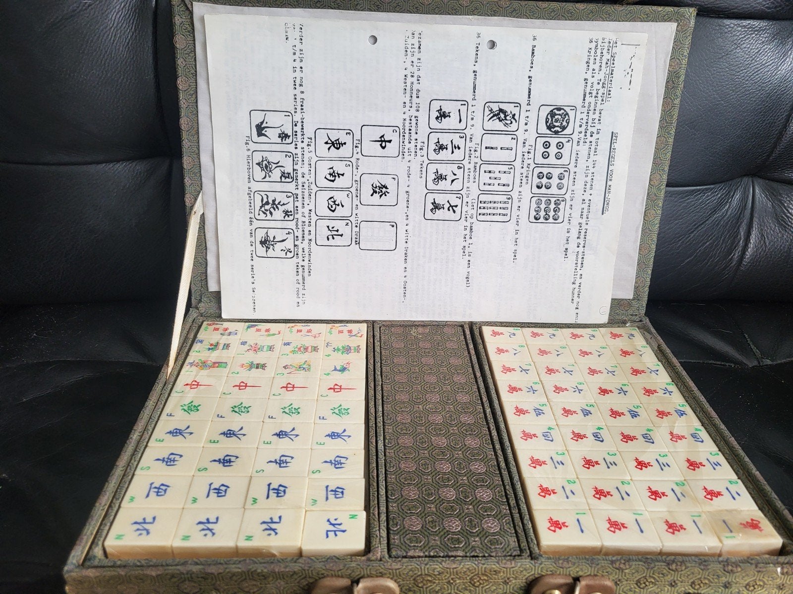 Vintage Mahjong spel in koffer - Compleet met handleiding, Drie of vier spelers, Ophalen, Zo goed als nieuw