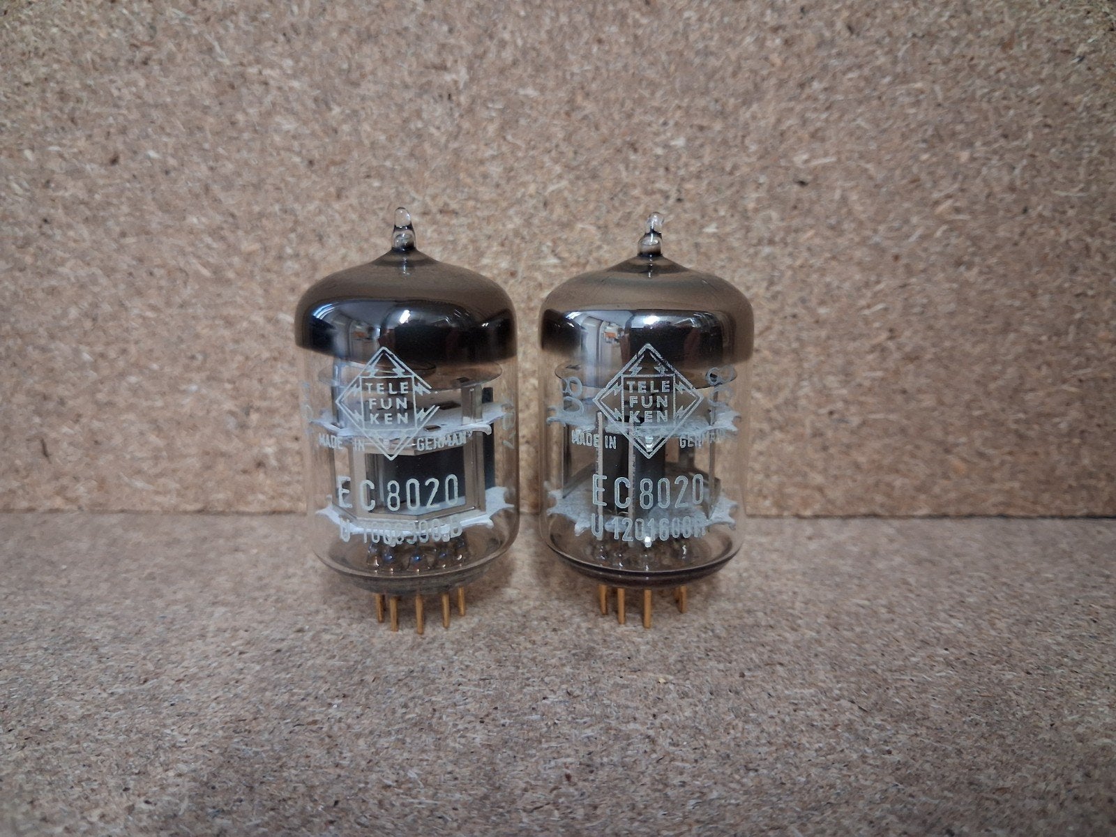 2x EC8020 Telefunken gematched. Nieuw, getest, Audio, Tv en Foto, Ophalen of Verzenden, Buis of Buizen