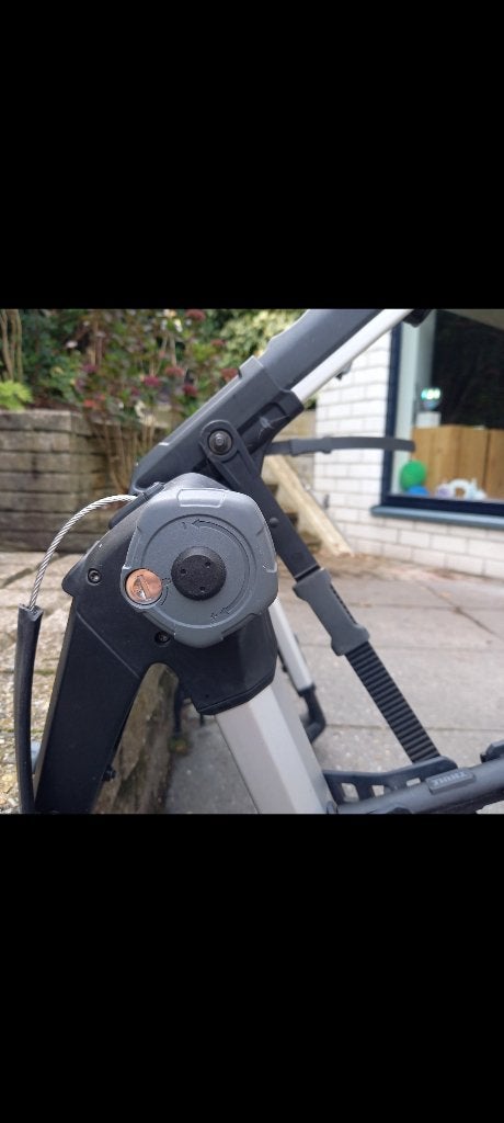 Thule Outway Hanging 2, Ophalen, 2 fietsen, Zo goed als nieuw, Achterklepdrager