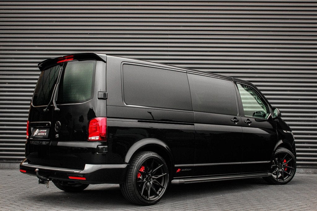 Volkswagen Transporter 2.0 TDI L2H1 150PK BULLI DC DUBBEL CA, Auto's, 4 cilinders, 150 pk, Volkswagen, Zwart