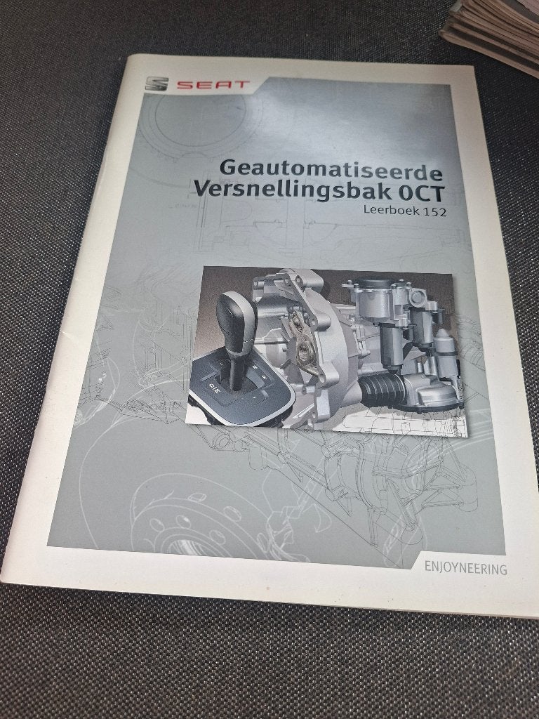 Seat service leerboek nr 152, Ophalen of Verzenden