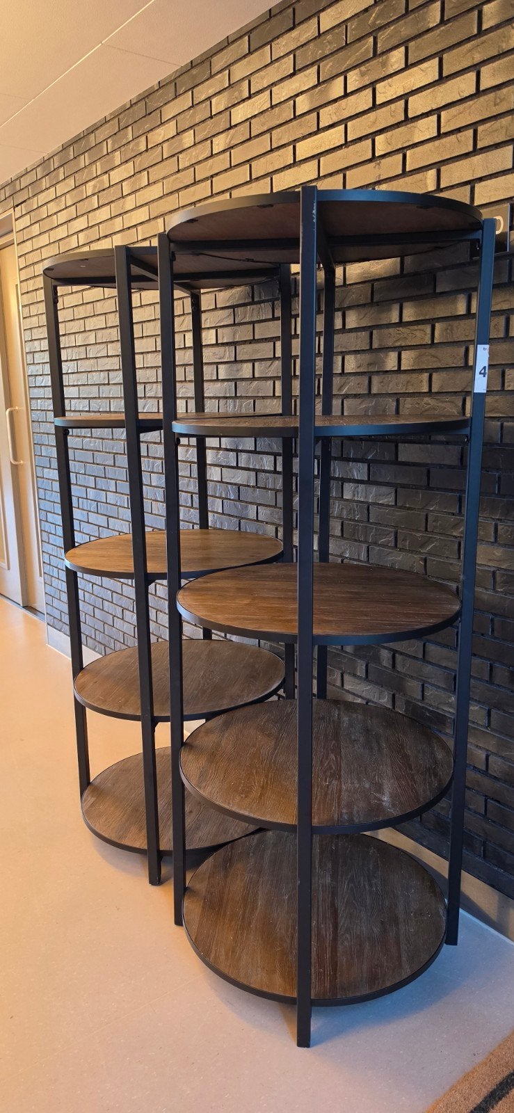 Riviera Maison stijl ronde boekenkast/wandrek (2 stuks), Ophalen, Gebruikt
