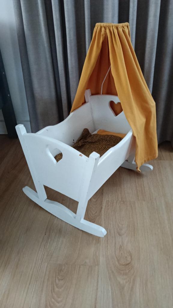 Poppen bedje, Kinderen en Baby's, Speelgoed | Poppen, Gebruikt, Ophalen of Verzenden