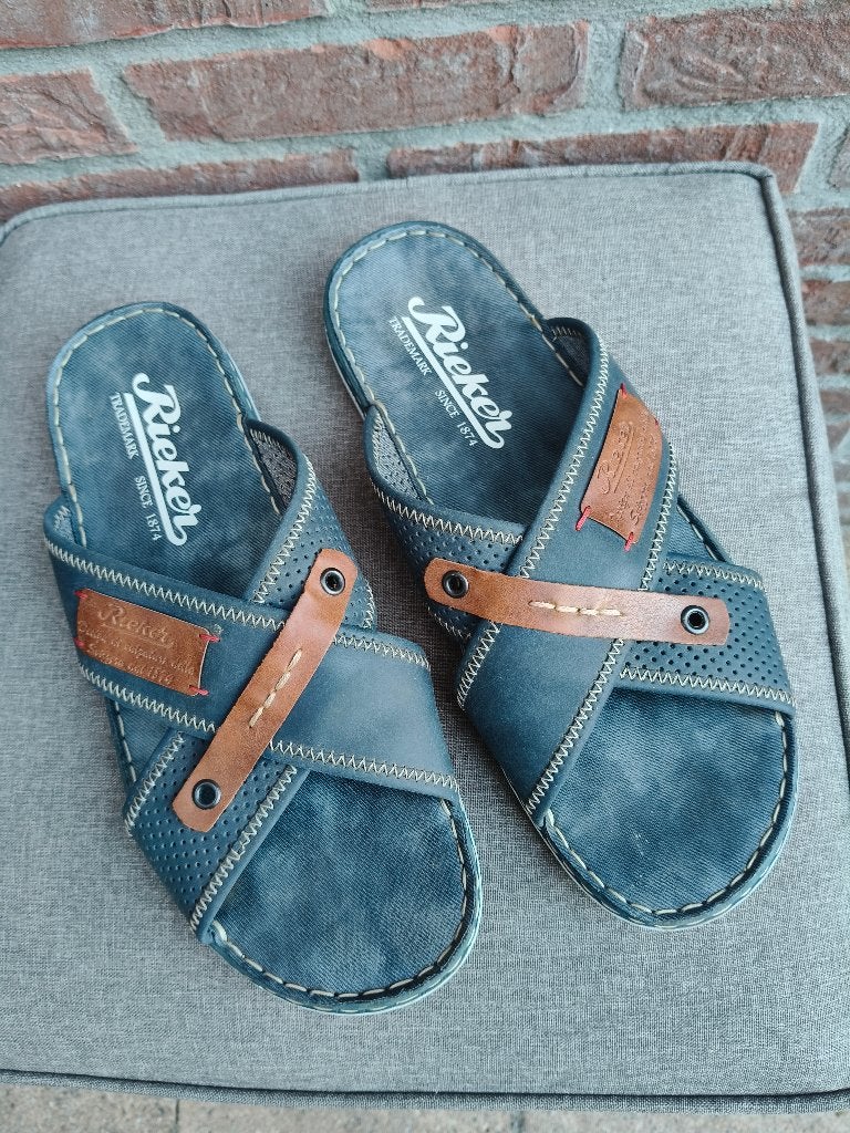 Rieker slippermaat 45, Kleding | Heren, Schoenen, Slippers, Blauw, Ophalen of Verzenden, Zo goed als nieuw