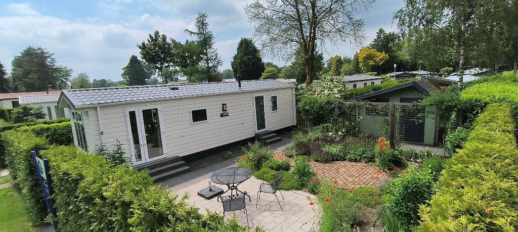 Uw eigen stukje Veluwe, chalet te koop op rustig 50+park, Tot en met 4