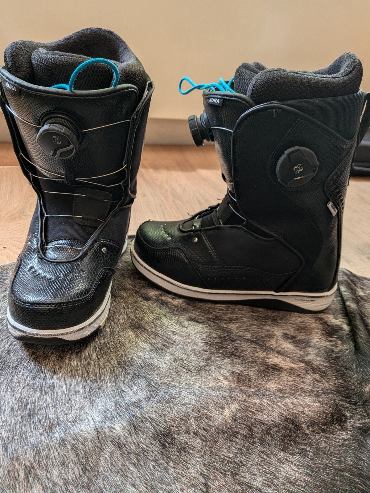 Vans Aura Snowboard Boots - Dames - Maat 38, Sport en Fitness, Snowboarden, Ophalen of Verzenden, Zo goed als nieuw, Schoenen