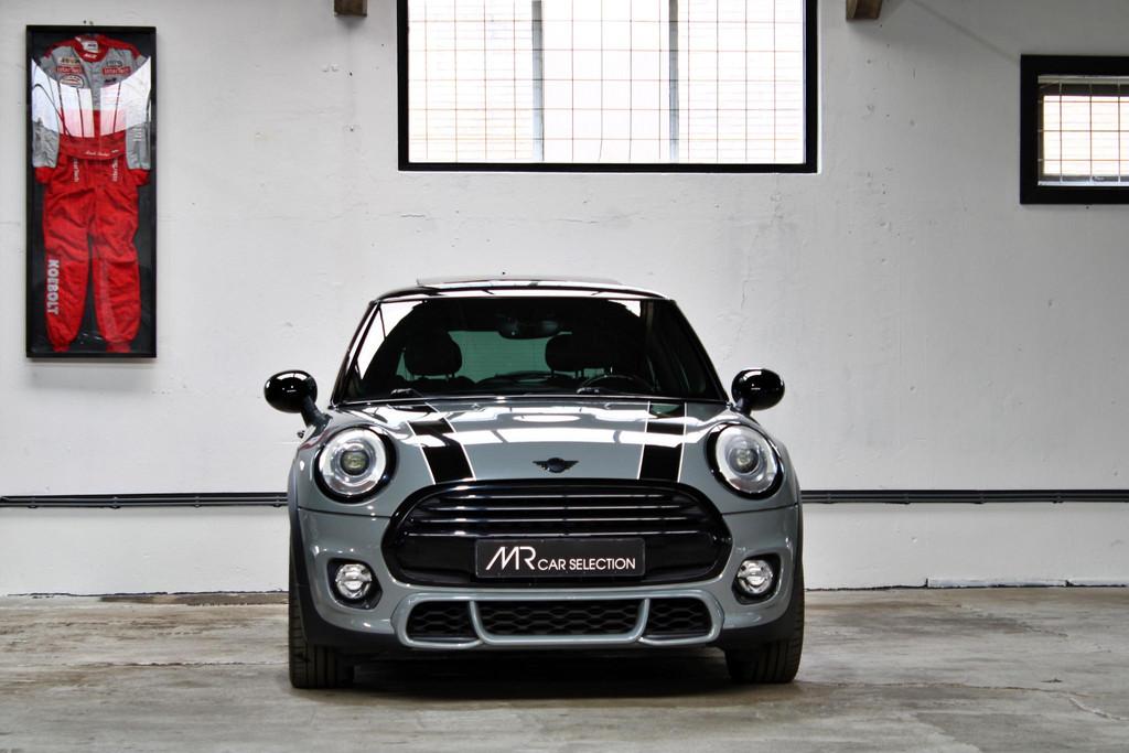 Mini Mini 1.5 Cooper Serious Business | Panoramadak | John C, Auto's, Voorwielaandrijving, Gebruikt, Met garantie (alle), 4 stoelen