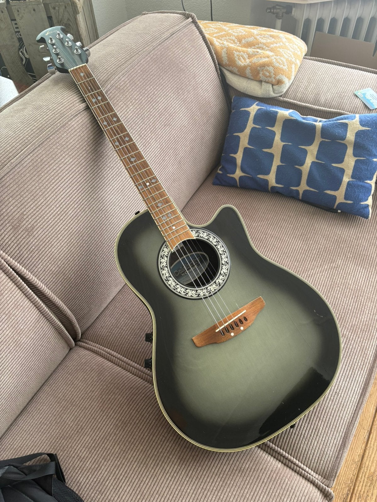 Celebrity By Ovation CC57, Ophalen, Zo goed als nieuw, Western- of Steelstringgitaar