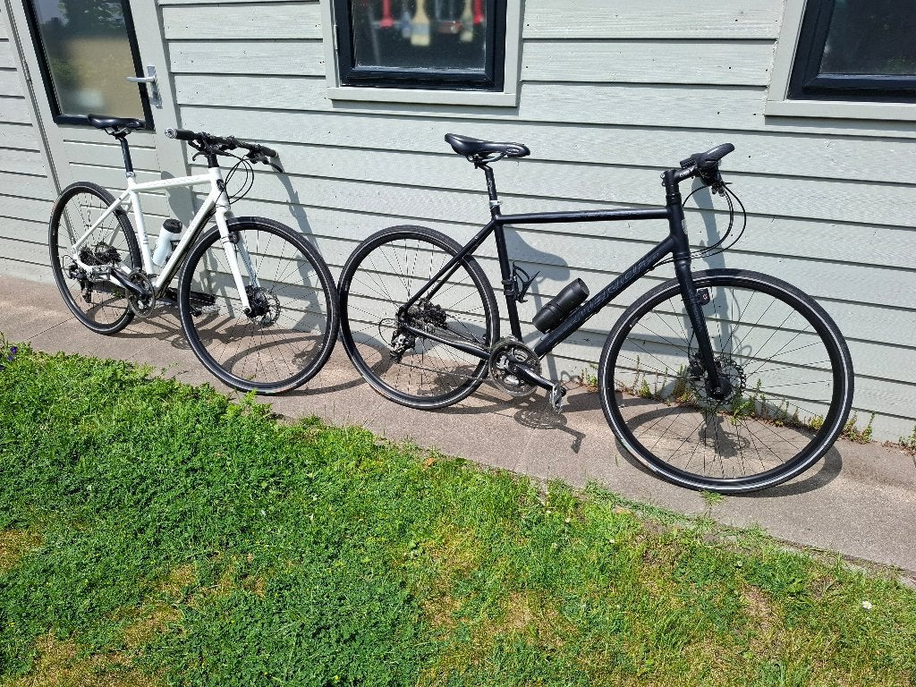 Merida hybride fietsen (zwart/wit), Fietsen en Brommers, Fietsen | Mountainbikes en ATB, Ophalen, Heren, Merida, Zo goed als nieuw