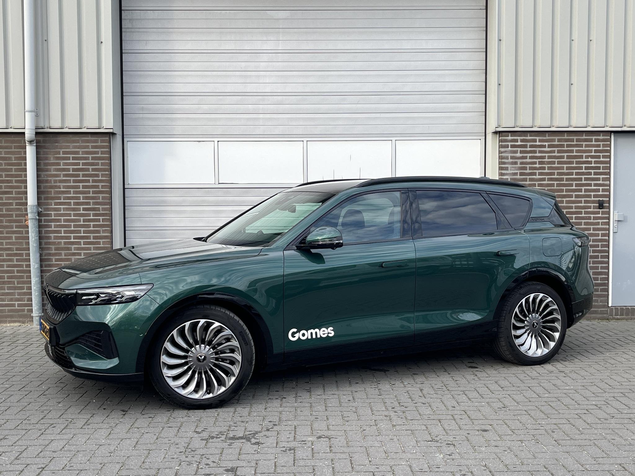 VOYAH Free Flagship | Black Line Exterieur | Panoramadak | D, Auto's, Voyah, Automaat, 12 maanden, Zwart, Automatische klimaatregeling
