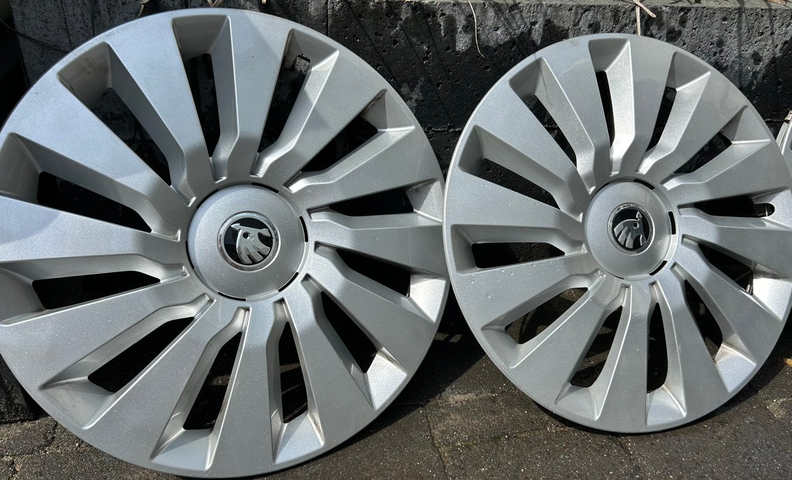 Skoda Octavia Tekton 16 inch wieldoppen in zeer goede staat., Auto diversen, Wieldoppen, Ophalen of Verzenden, Zo goed als nieuw