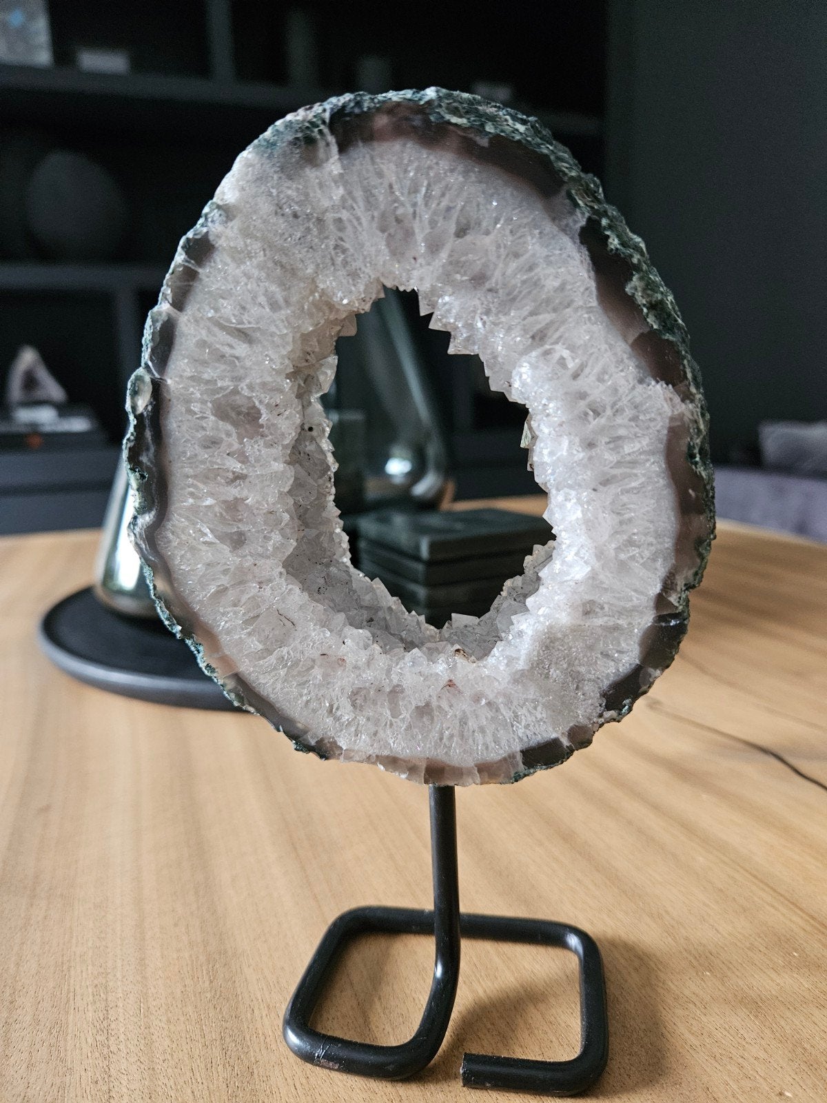 amethist portaal op standaard kwarts kristal geode, Ophalen of Verzenden, Mineraal