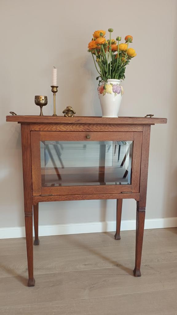 2. Strak vintage theekastje met facet geslepen glas, Huis en Inrichting, Kasten | Vitrinekasten, Ophalen, 50 tot 100 cm, Onbekend