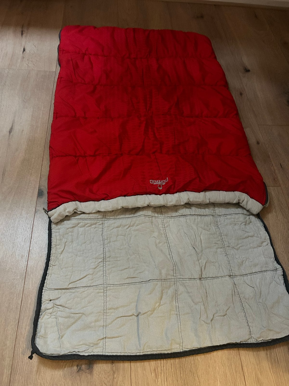 Nomad slaapzak - Rood/Grijs - Comfortabel en Compact, Caravans en Kamperen, Ophalen of Verzenden, Gebruikt