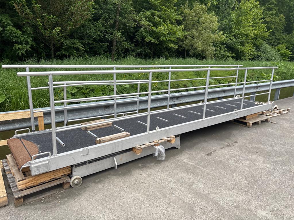 Stevige aluminium loopbrug / gangway met leuning, Ophalen, Gebruikt, Overige typen