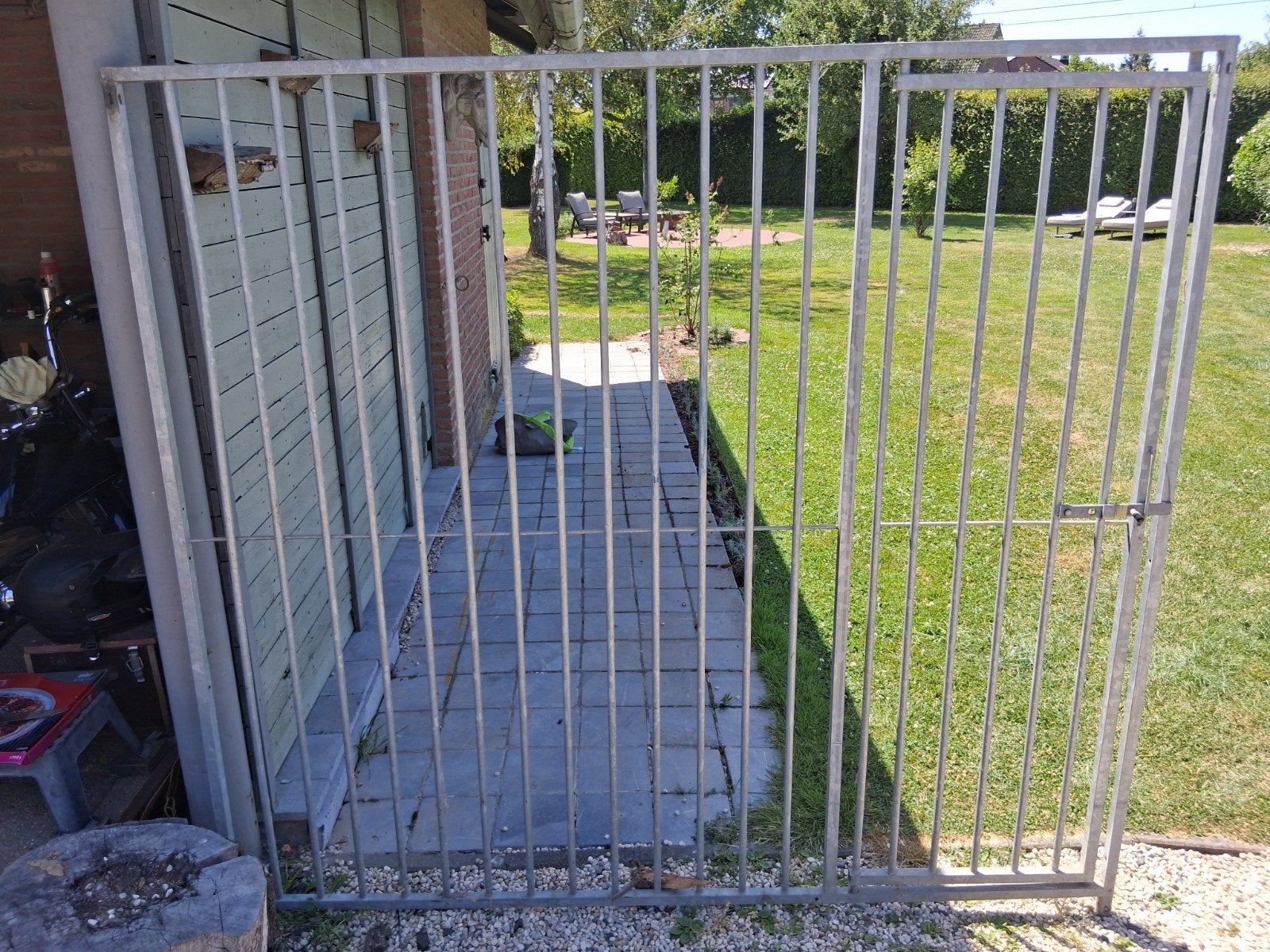 Stevig ijzeren hekwerk met loopdeur - 200x180 cm, Tuin en Terras, Tuinhekken en Hekwerk, Ophalen, Met poort, Gebruikt, Spijlenhekwerk