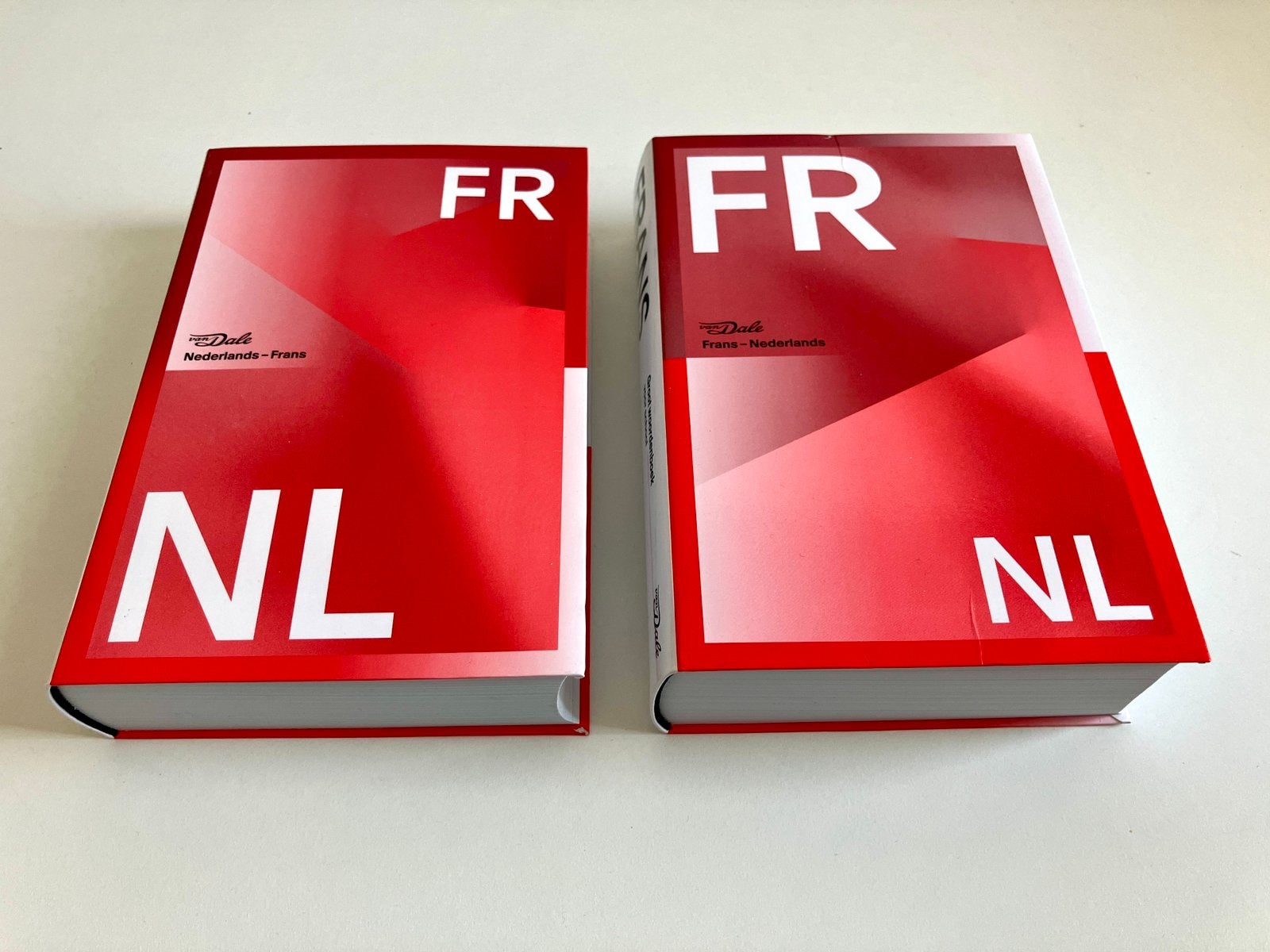 2 x Van Dale Groot woordenboek Frans-Nederlands en NL-Frans, Boeken, Woordenboeken, Ophalen, Nederlands, Zo goed als nieuw, Van Dale